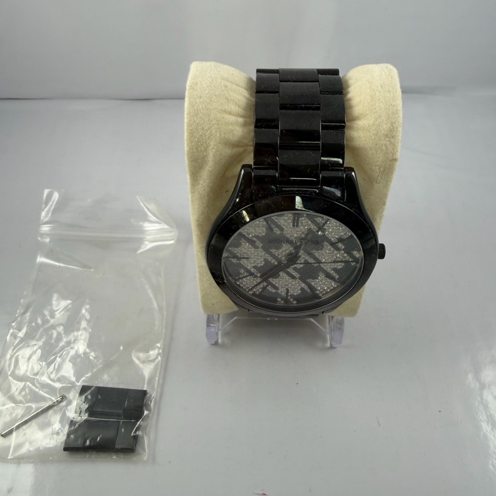 Black Patterned Dial Bracelet Watch